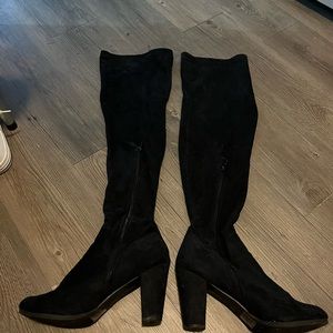 Size 8 black high knee boots